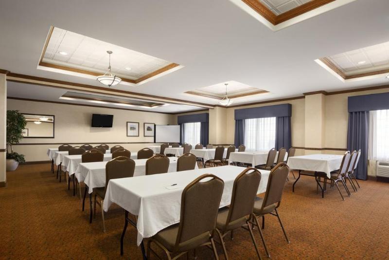 Country & By Radisson, - Quail Springs, Ok Hotel Oklahoma City