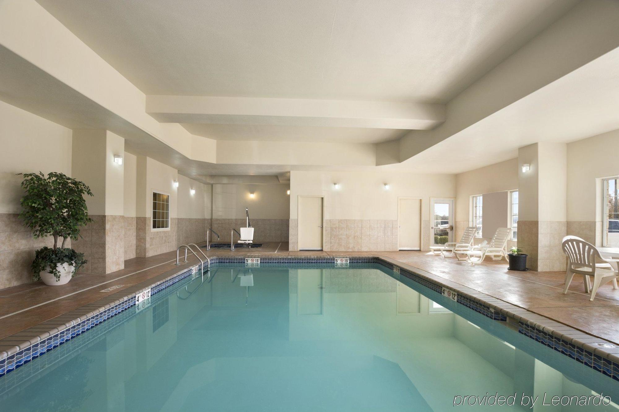 Hotel Country & By Radisson, - Quail Springs, Ok 3*