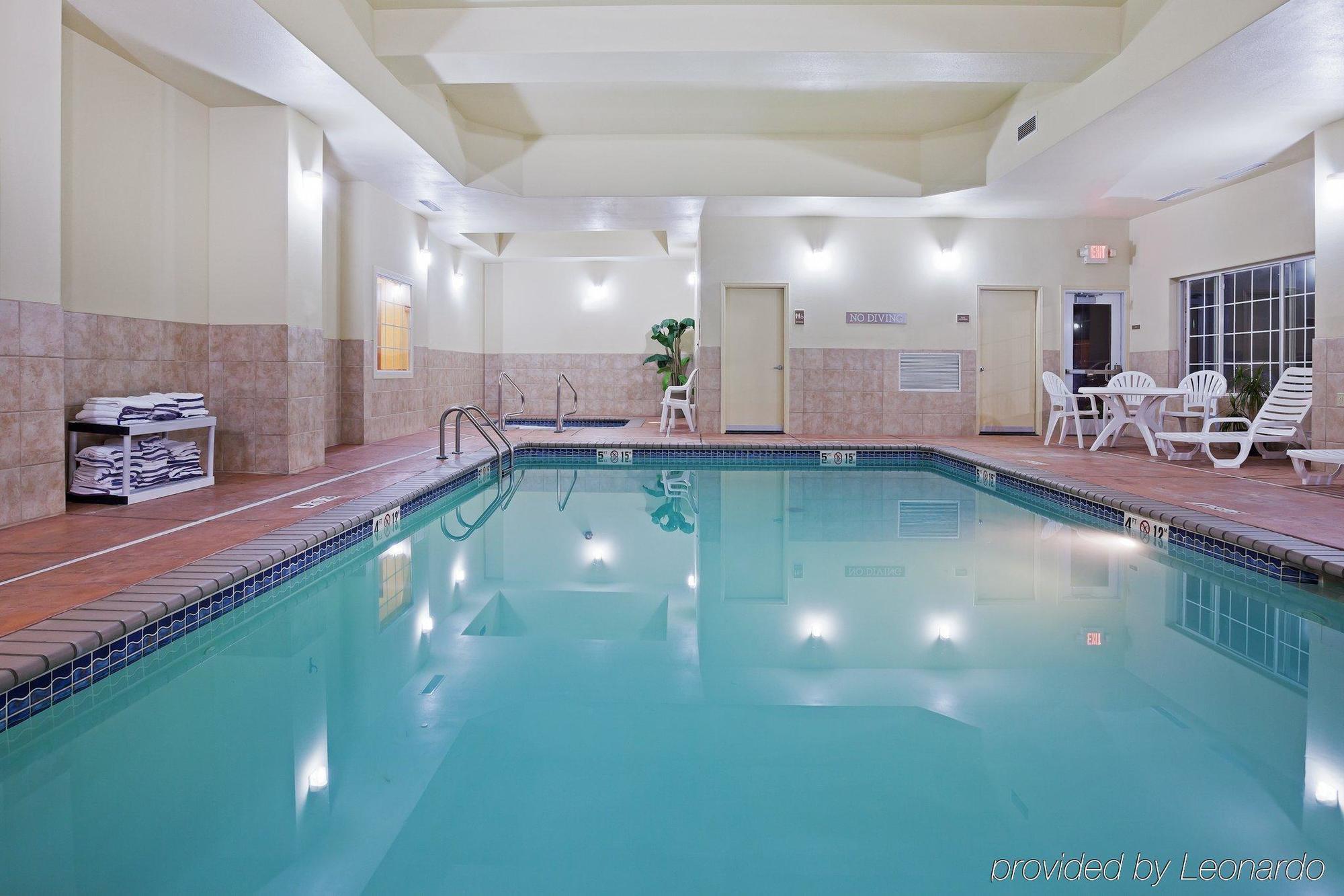 Hotel Country & By Radisson, - Quail Springs, Ok Oklahoma City